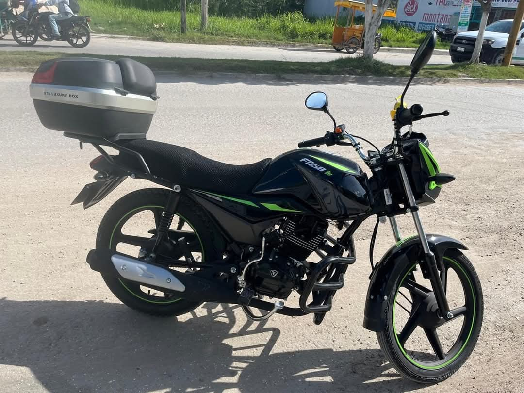 Roban motocicleta en la colonia Unidad Esfuerzo y Trabajo 2, Escárcega