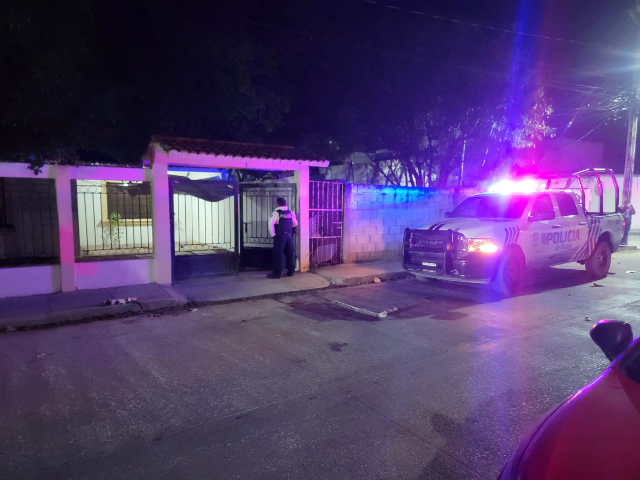 Los elementos de seguridad prepararon la escena del delito. Los elementos de seguridad prepararon la escena del delito.