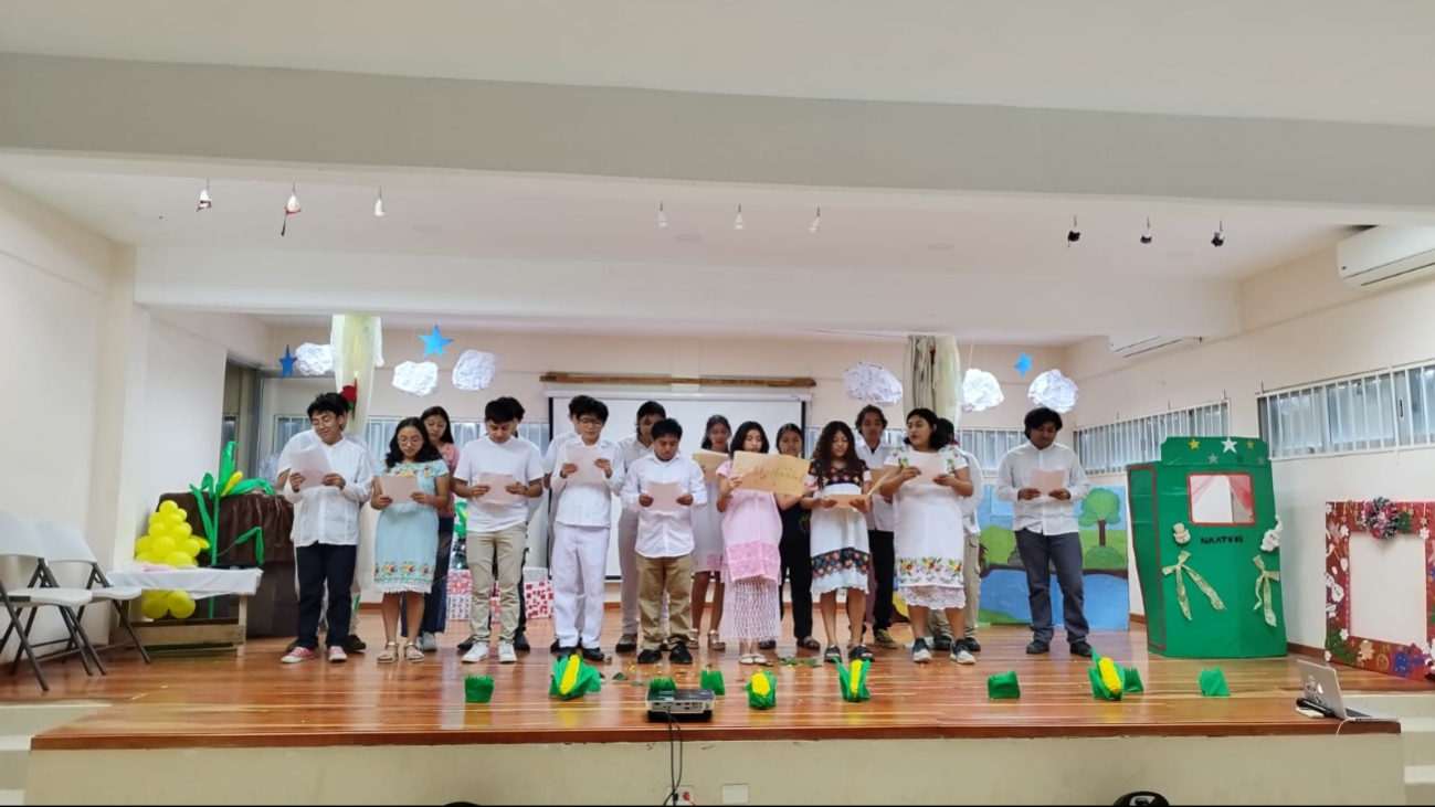 Universitarios de José María Morelos festejan la navidad por medio de la interculturalidad