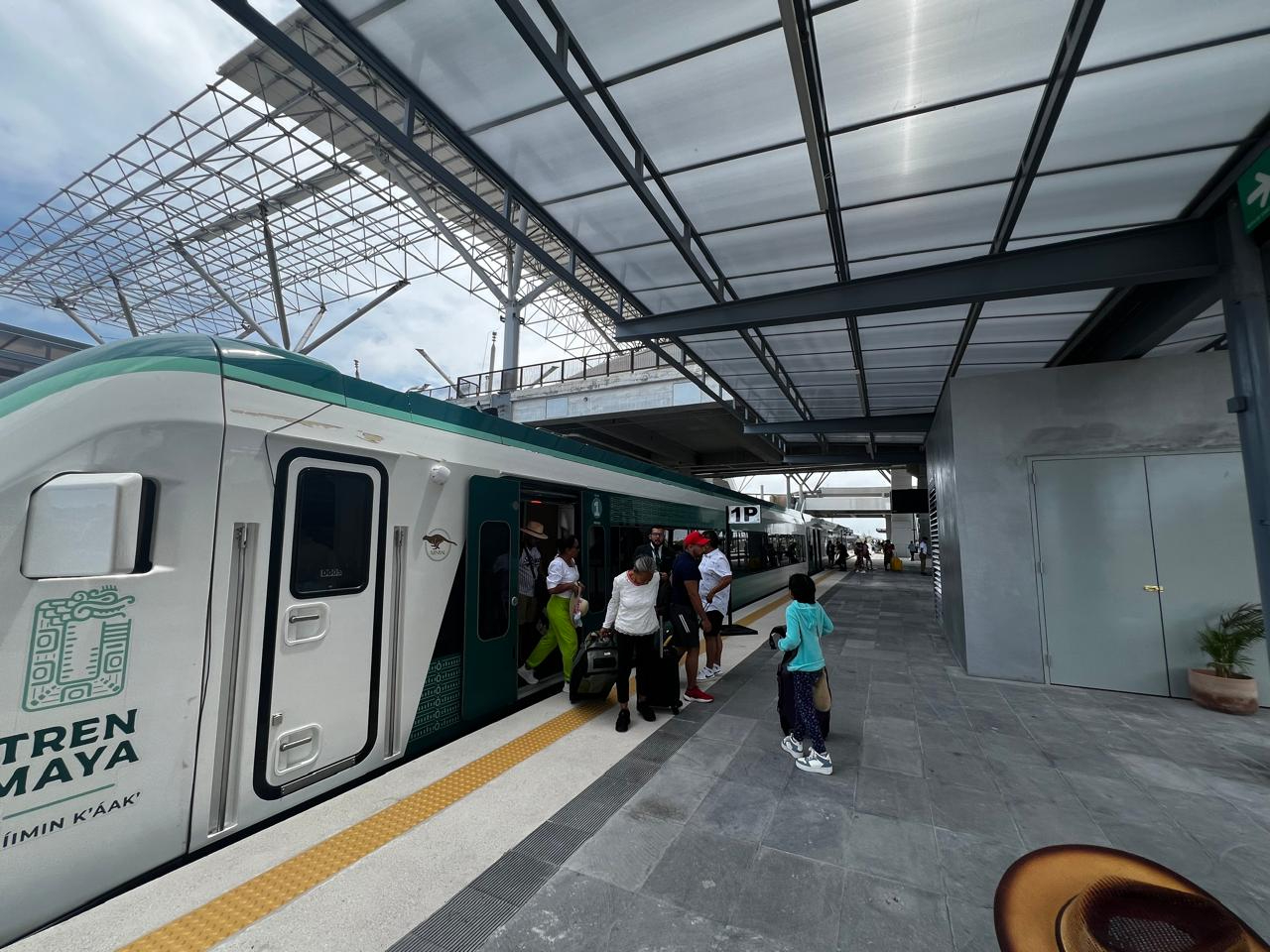 Hay varias tarifas y horarios para viajar en Tren Maya