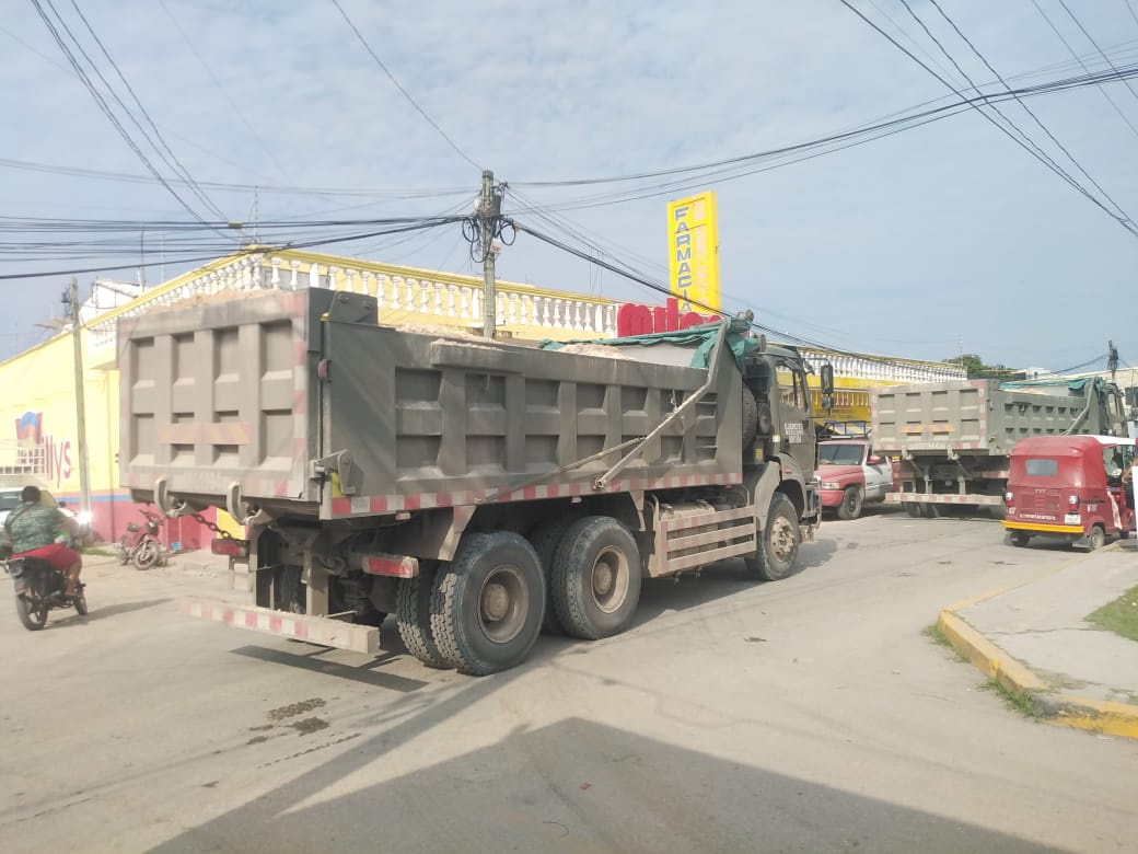 Las góndolas del ejército mexicano pasan con frecuencia por Sabancuy rumbo a Ciudad del Carmen Las góndolas del ejército mexicano pasan con frecuencia por Sabancuy rumbo a Ciudad del Carmen