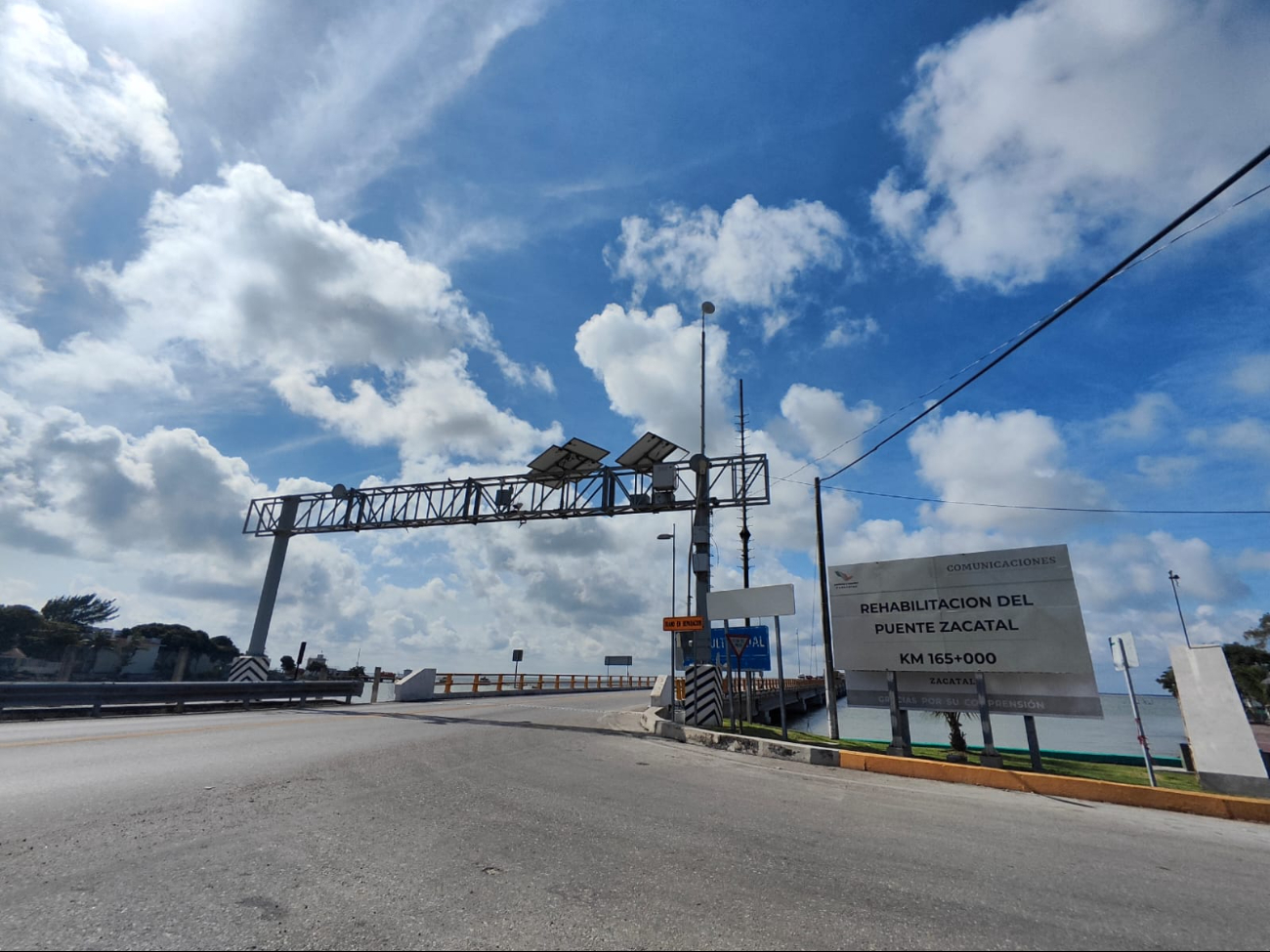 El acceso-salida del Puente Zacatal permaneció sin actividad tras la falta de convocatoria. El acceso-salida del Puente Zacatal permaneció sin actividad tras la falta de convocatoria.