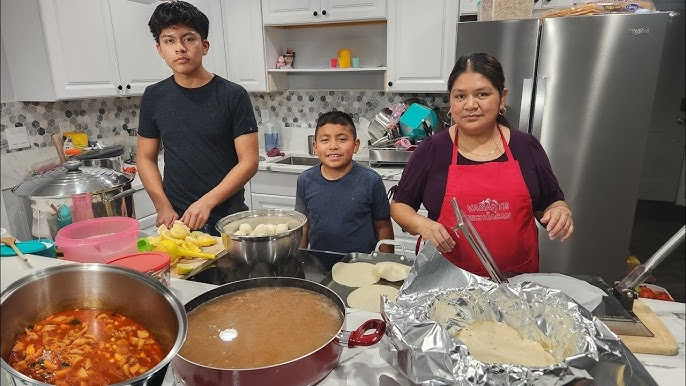 Las familias no solo preparan comidas, sino también postres que requieren especias. Las familias no solo preparan comidas, sino también postres que requieren especias.