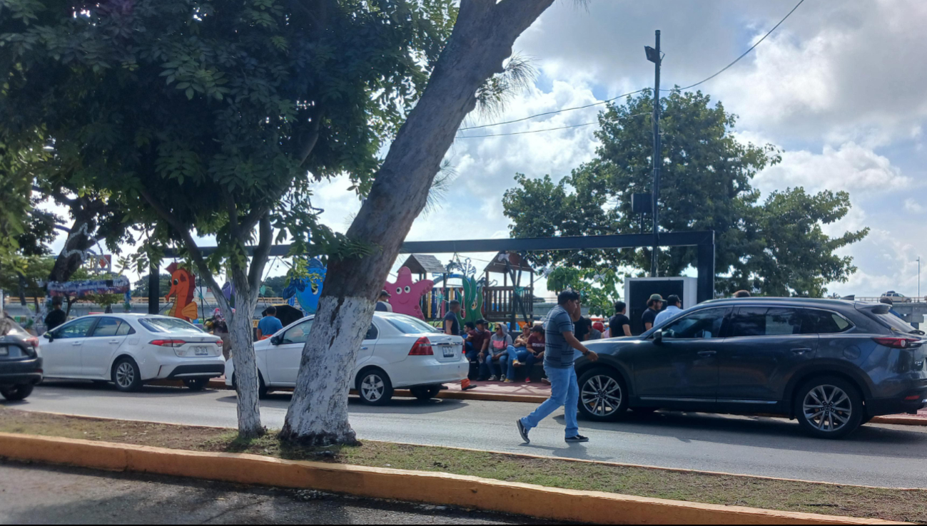 Solo 15 personas acudieron a la protesta en el Parque del Pescador Solo 15 personas acudieron a la protesta en el Parque del Pescador
