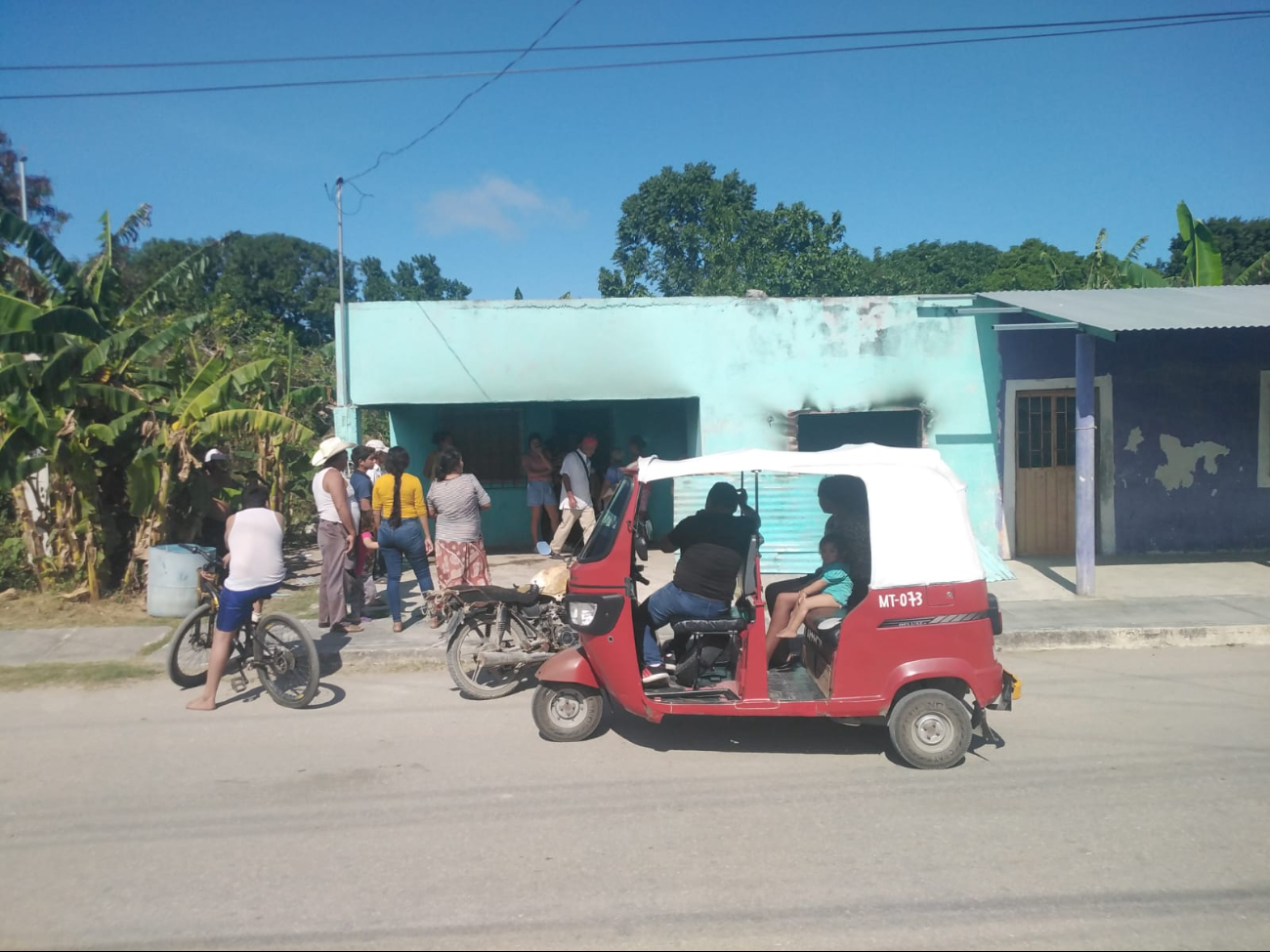 Corto circuito provoca incendio en una vivienda en La Lupita, Sabancuy