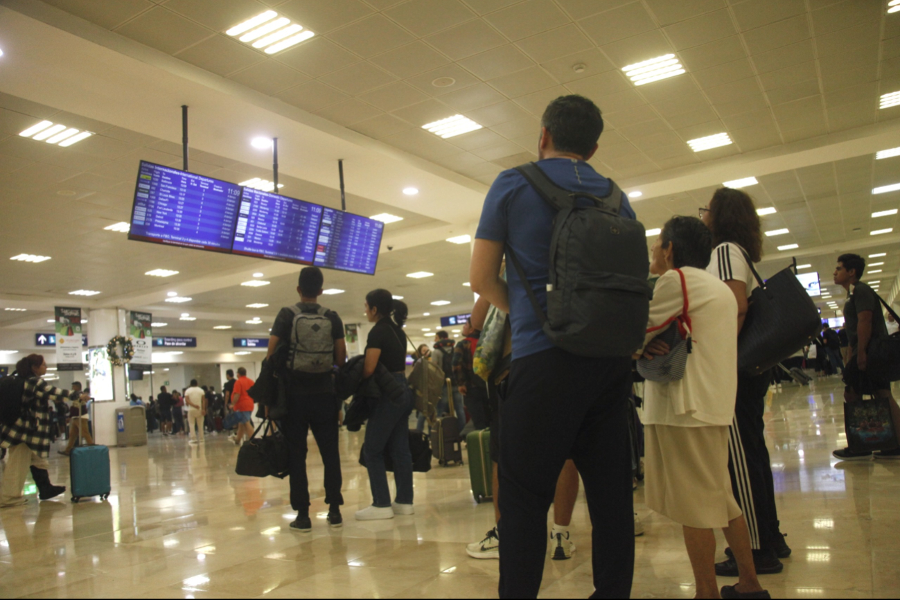De los más 500 vuelos registrados 337 fueron internacionales,y nacionales 176 De los más 500 vuelos registrados 337 fueron internacionales,y nacionales 176