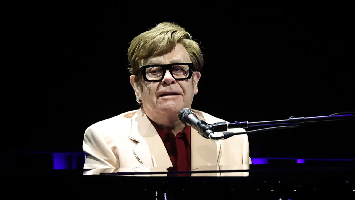 Elton John ha enfrentado recientemente problemas de salud que han afectado su visión, según compartió en su cuenta de Instagram Elton John ha enfrentado recientemente problemas de salud que han afectado su visión, según compartió en su cuenta de Instagram