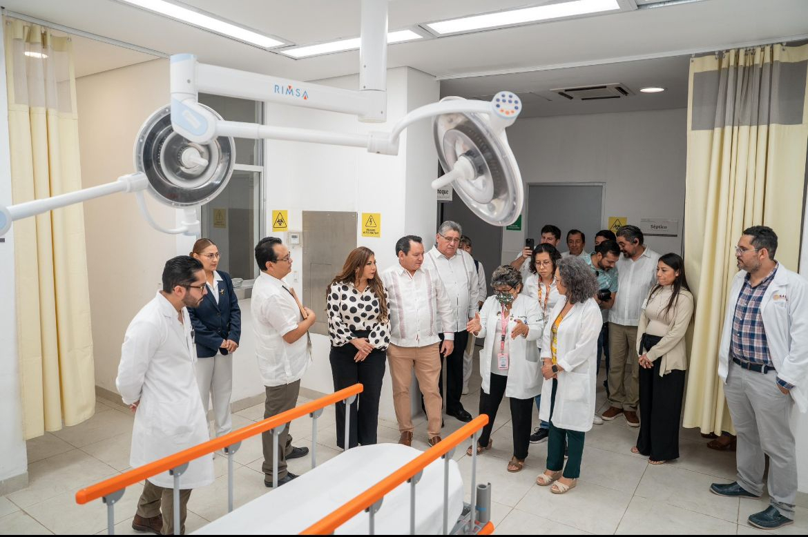 Gobernador Joaquín Díaz Mena supervisa Hospital Materno Infantil de Mérida