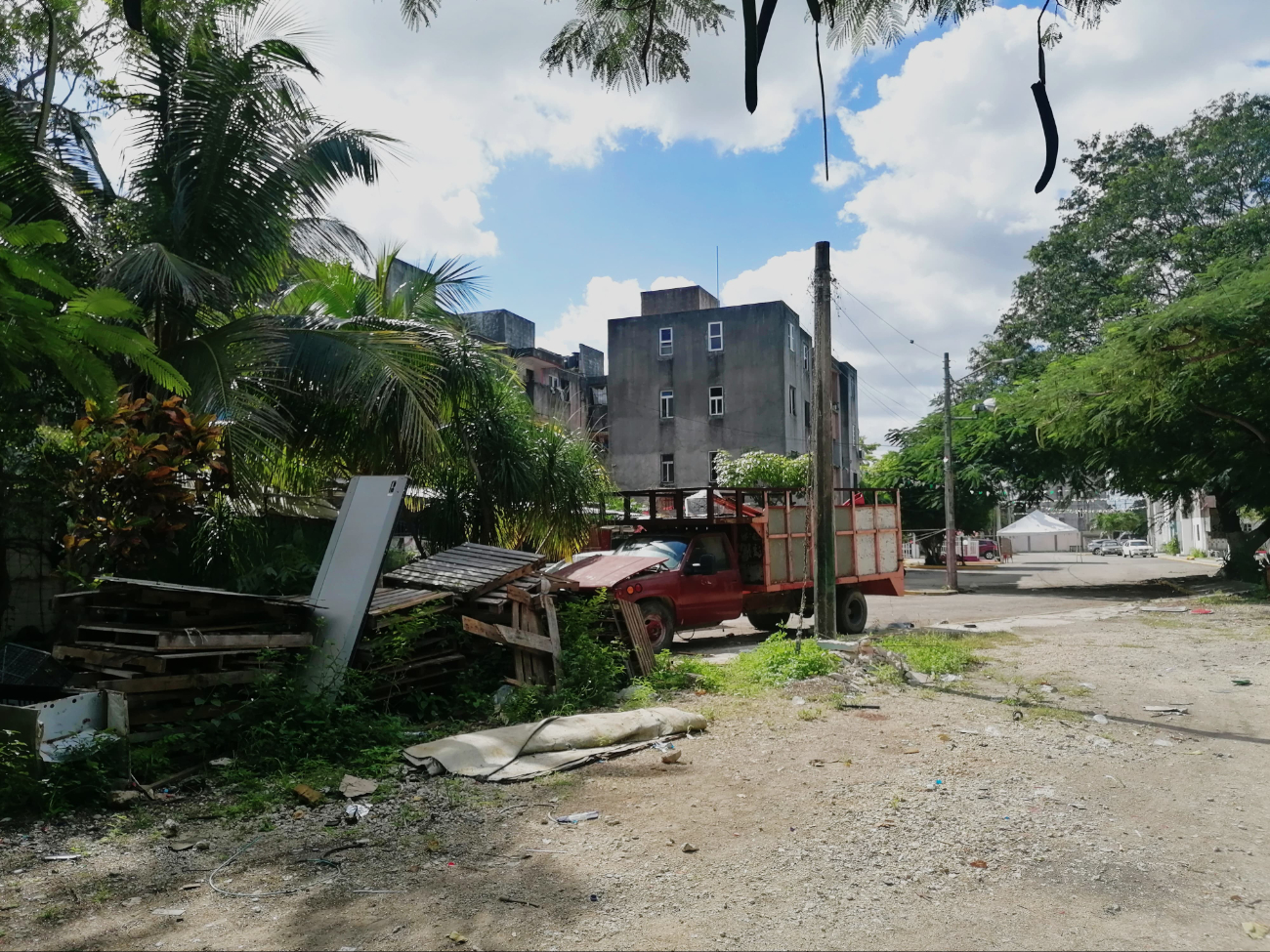 La basura acumulada afecta la imagen de la ciudad La basura acumulada afecta la imagen de la ciudad