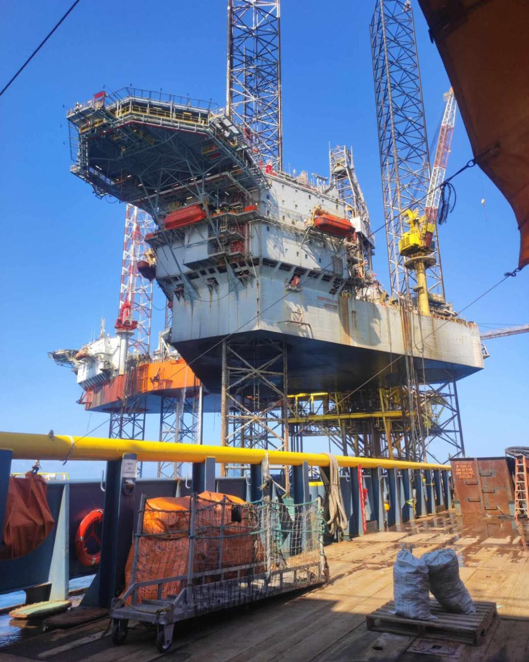 La estrategia de PEMEX incluye una bolsa económica con apoyo de diferentes bancos y la SHCP La estrategia de PEMEX incluye una bolsa económica con apoyo de diferentes bancos y la SHCP