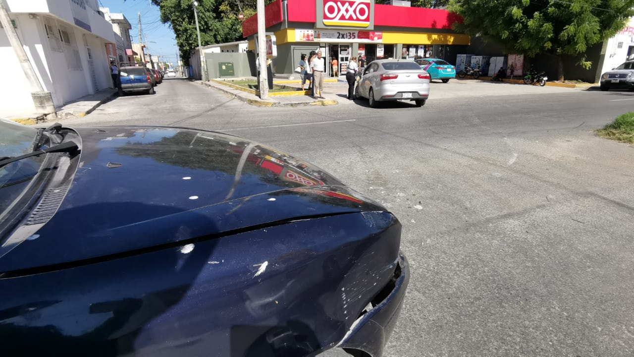 No se reportaron heridos tras el accidente, y ciudadanos reportaron el incidente al número de emergencias No se reportaron heridos tras el accidente, y ciudadanos reportaron el incidente al número de emergencias