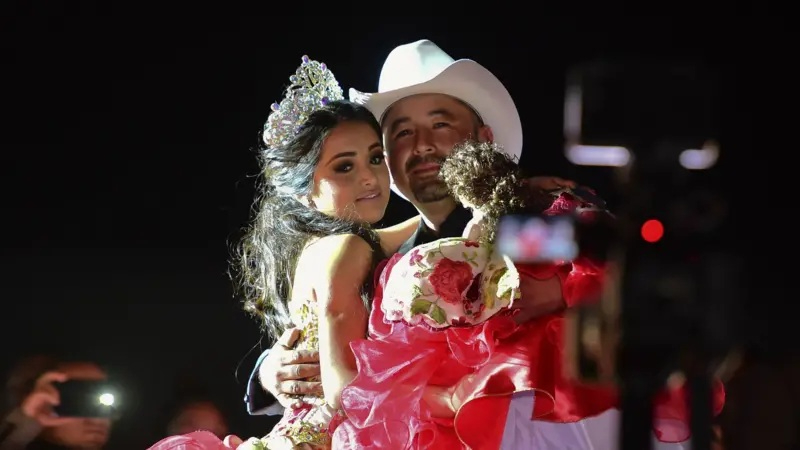 Filtran fotos de Rubí, la quinceañera viral de México; así luce actualmente