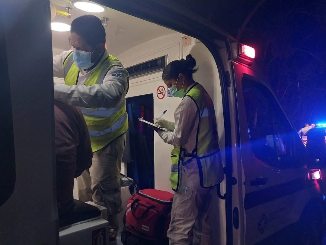 El conductor fue atendido en el lugar por personal de SAMU y no fue necesario trasladarlo a un centro médico El conductor fue atendido en el lugar por personal de SAMU y no fue necesario trasladarlo a un centro médico