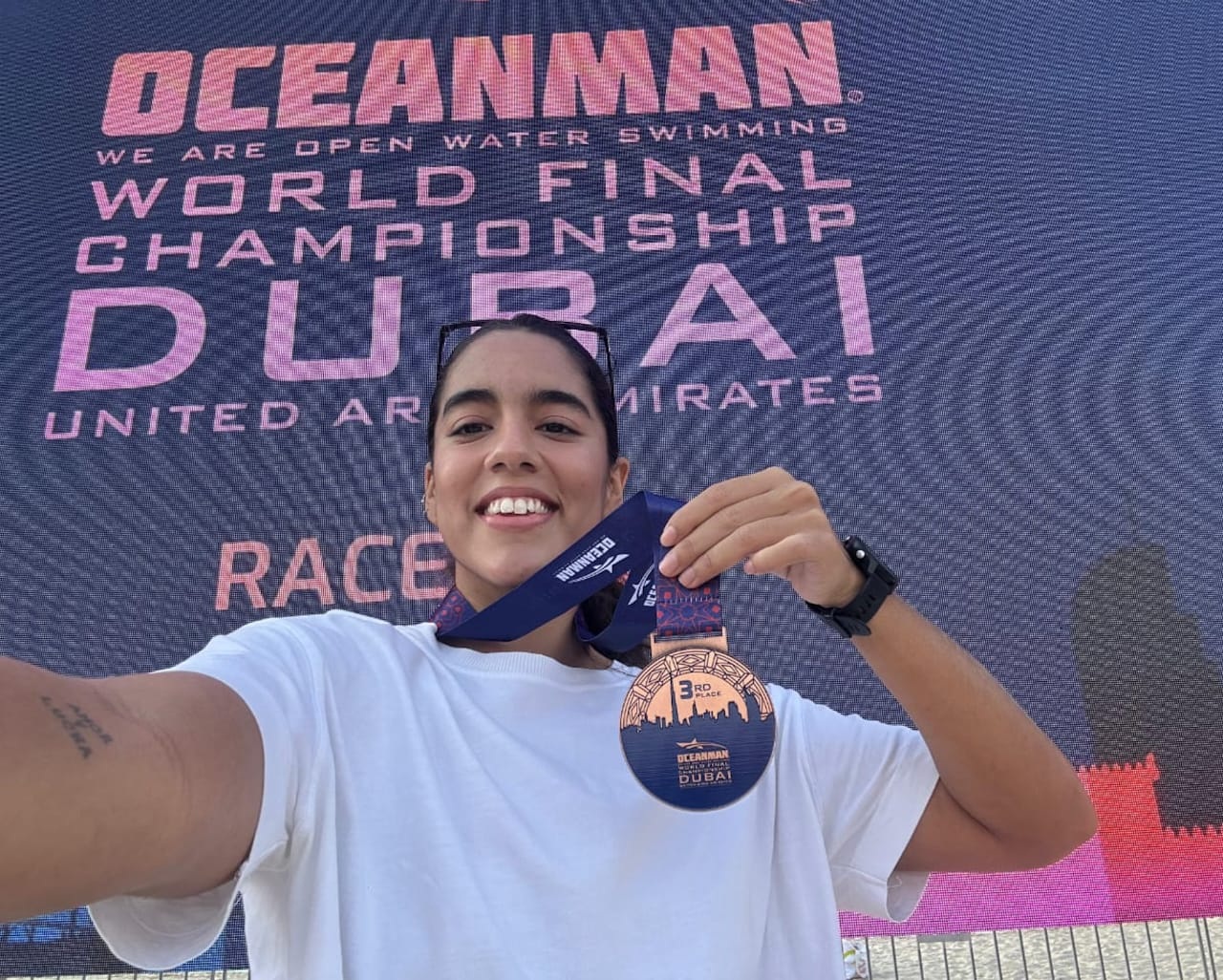 Triunfa sin ayuda de autoridades: Nadadora cancunense  expone la falta de apoyo   al deporte 
