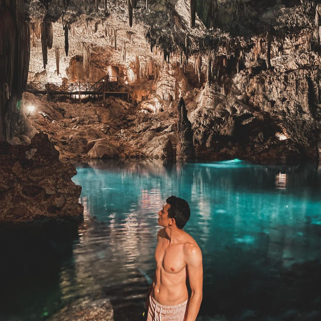 Los cenotes son usados para rituales de purificación, simbolizando un nuevo comienzo espiritual Los cenotes son usados para rituales de purificación, simbolizando un nuevo comienzo espiritual