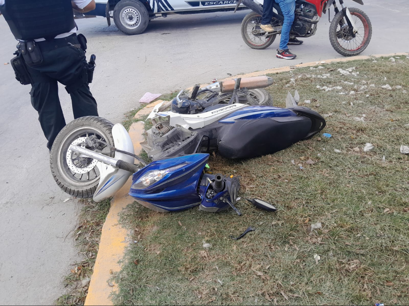 Una mujer que conducía una motocicleta Dinamo 120 resultó lesionada tras chocar con un mototaxi Una mujer que conducía una motocicleta Dinamo 120 resultó lesionada tras chocar con un mototaxi