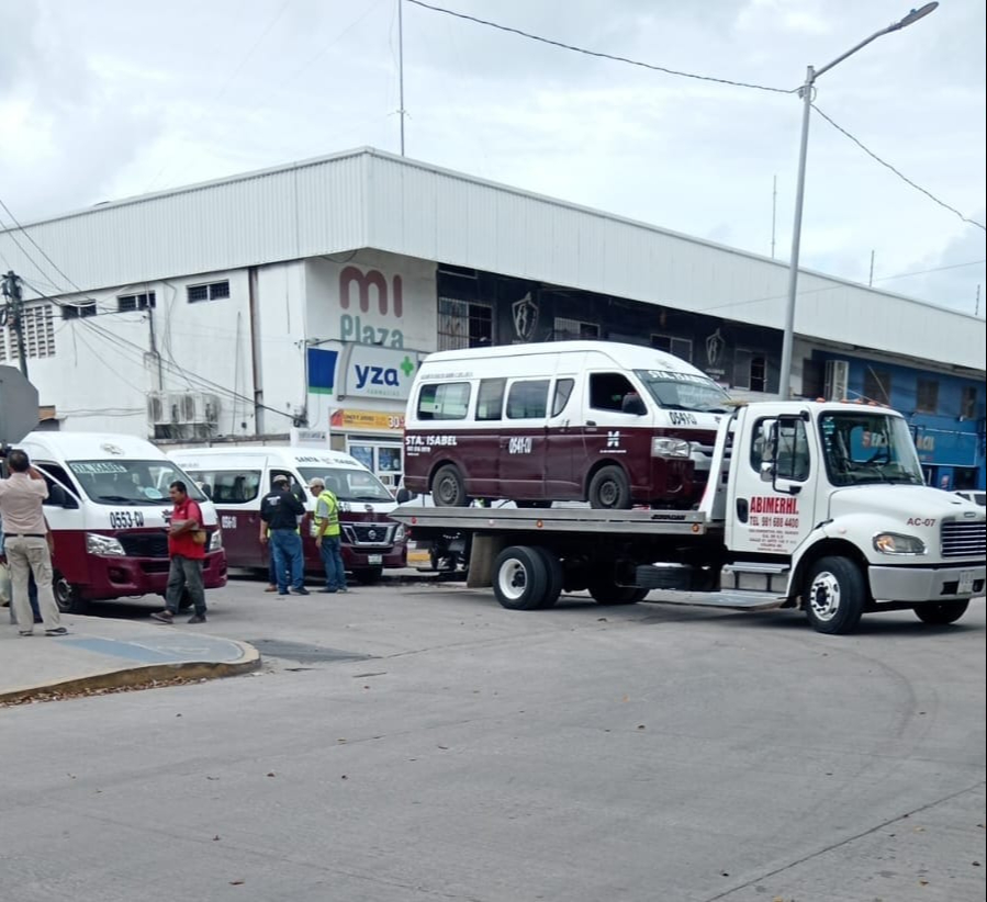 Personal del Instituto Estatal de Transporte montó un operativo sorpresa en la Colonia Volcanes Personal del Instituto Estatal de Transporte montó un operativo sorpresa en la Colonia Volcanes