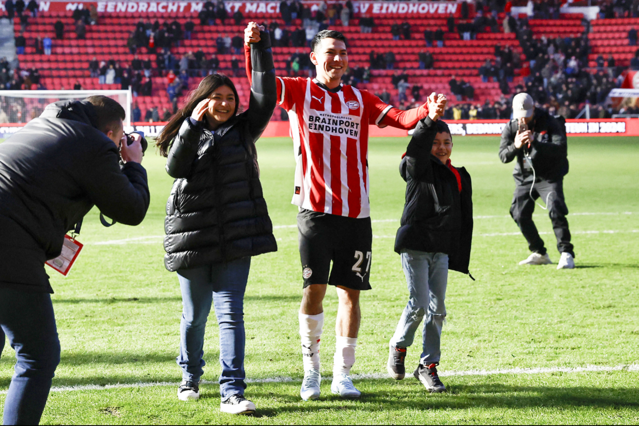 Chucky Lozano se despide del PSV entre lágrimas antes de partir a la MLS 