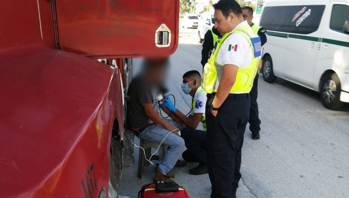 Paramédicos y bomberos atienden llamados de emergencia en  Playa del Carmen 