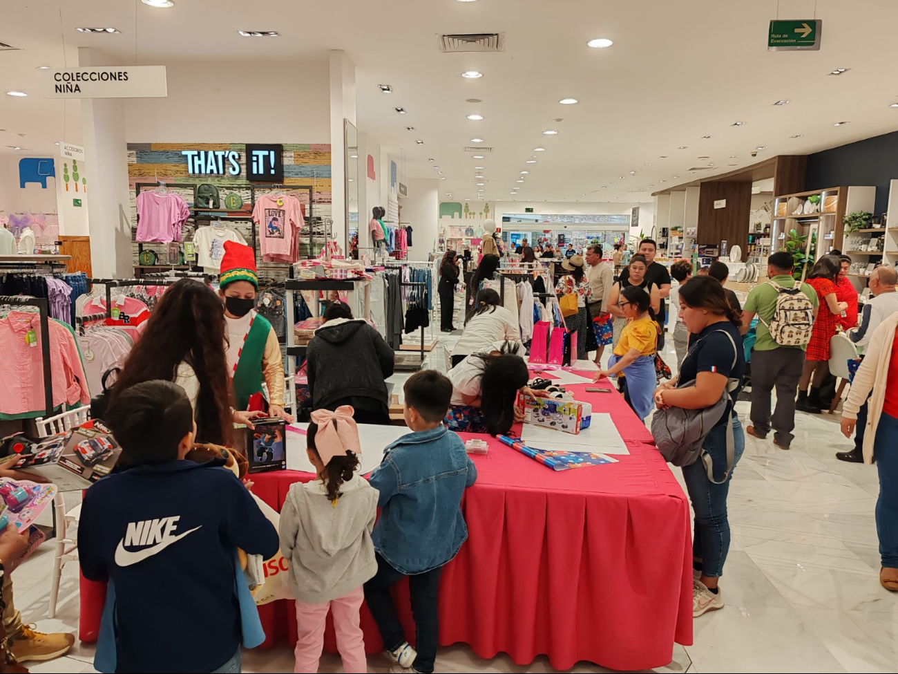 Abarrotan plaza comercial Abarrotan plaza comercial