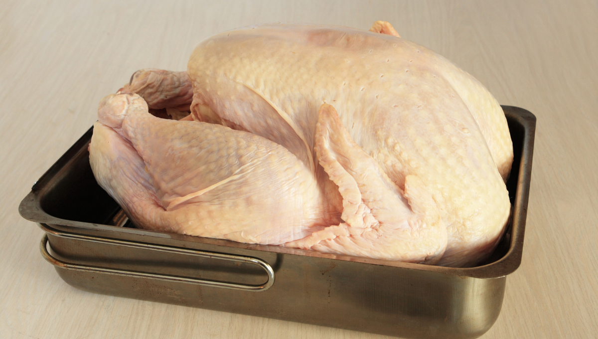 Los supermercados ofrecen pavos congelados entre 90 y 120 pesos por kilo, mientras los locales venden aves frescas Los supermercados ofrecen pavos congelados entre 90 y 120 pesos por kilo, mientras los locales venden aves frescas