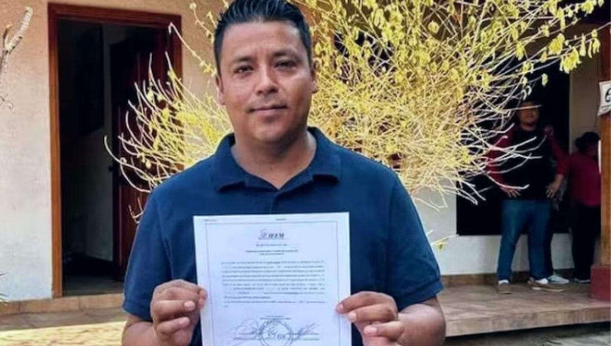 Luis Hernández de Paz, escpó de la justicia luego de rendir protesta como alcalde de Santo Tomás de los plátanos en el Estado de México Luis Hernández de Paz, escpó de la justicia luego de rendir protesta como alcalde de Santo Tomás de los plátanos en el Estado de México