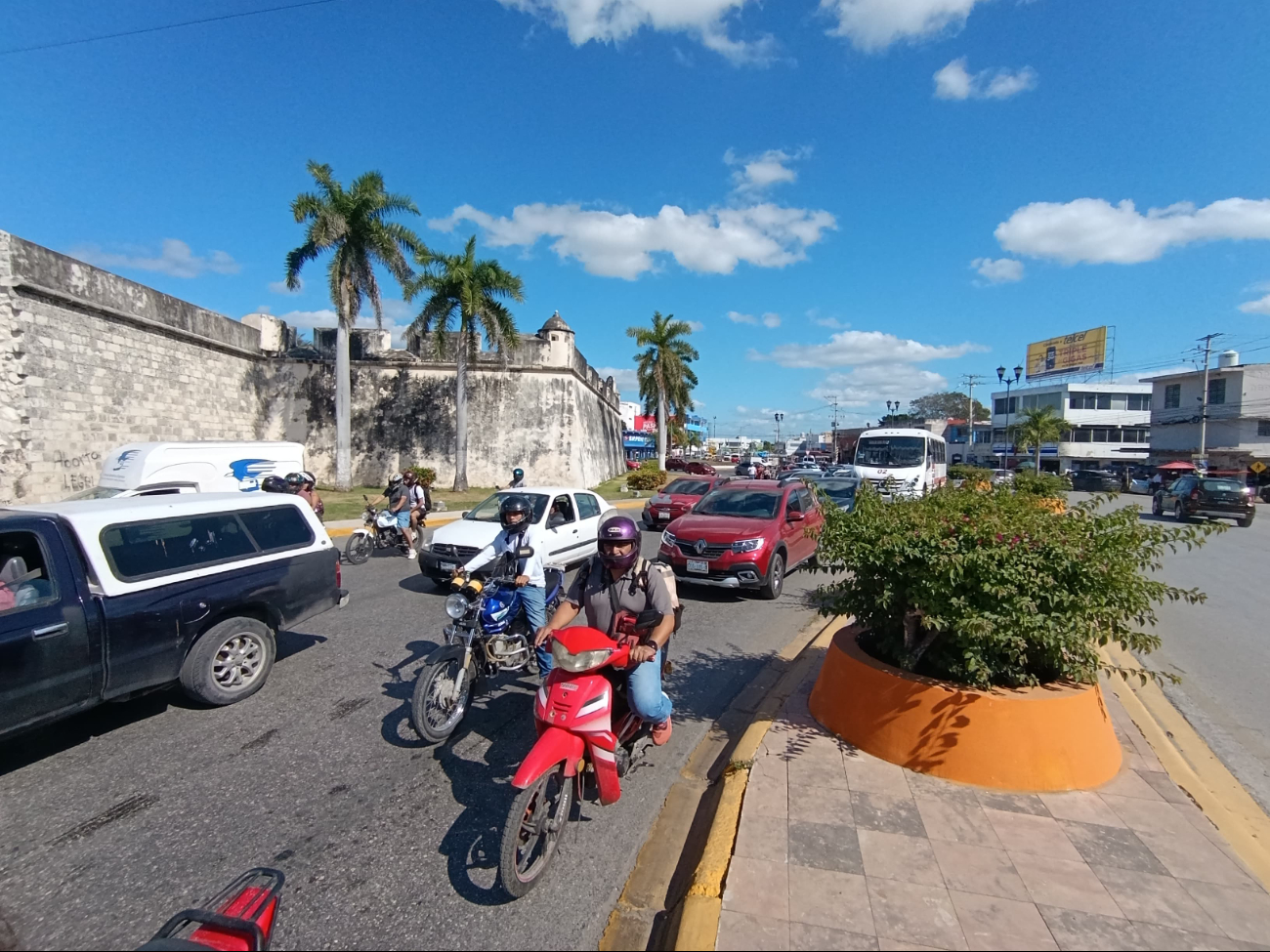Obras buscan mejorar la movilidad peatonal, pero generan complicaciones temporales Obras buscan mejorar la movilidad peatonal, pero generan complicaciones temporales