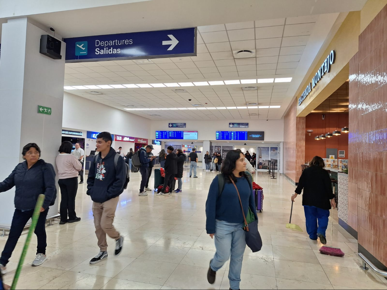 Se mantiene buena afluencia de pasajeros Se mantiene buena afluencia de pasajeros