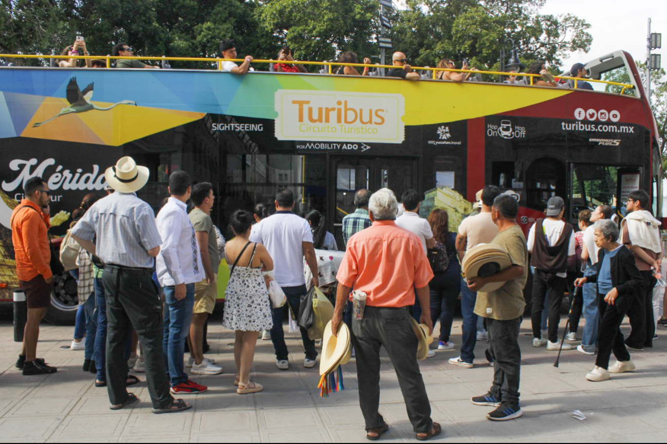 En promedio anual, los turistas gastaron 3 mil 643 pesos diarios, superando los 3 mil 321 pesos registrados en 2023. En promedio anual, los turistas gastaron 3 mil 643 pesos diarios, superando los 3 mil 321 pesos registrados en 2023.