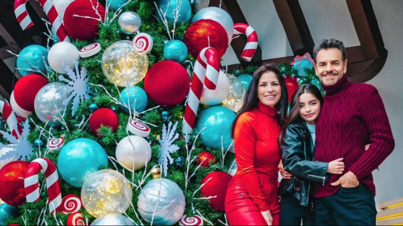 Eugenio Derbez se olvida de las polémicas y celebra la Navidad con fotos en familia Eugenio Derbez se olvida de las polémicas y celebra la Navidad con fotos en familia
