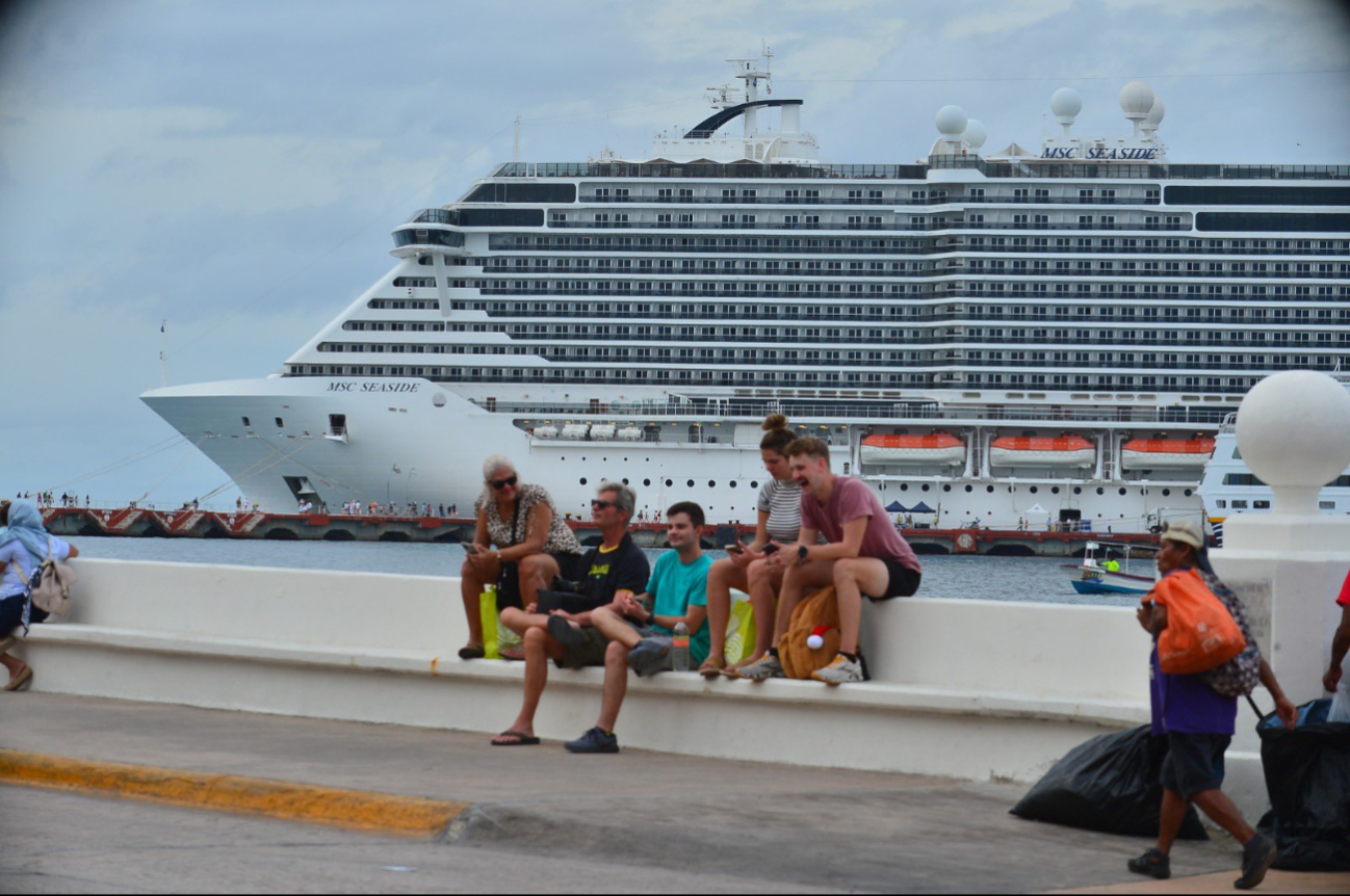 La época navideña representa una gran afluencia de turistas de cruceros. La época navideña representa una gran afluencia de turistas de cruceros.