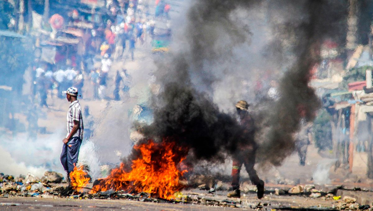 Fuga masiva en cárcel de Mozambique deja 33 muertos y más de mil 500 reclusos prófugos