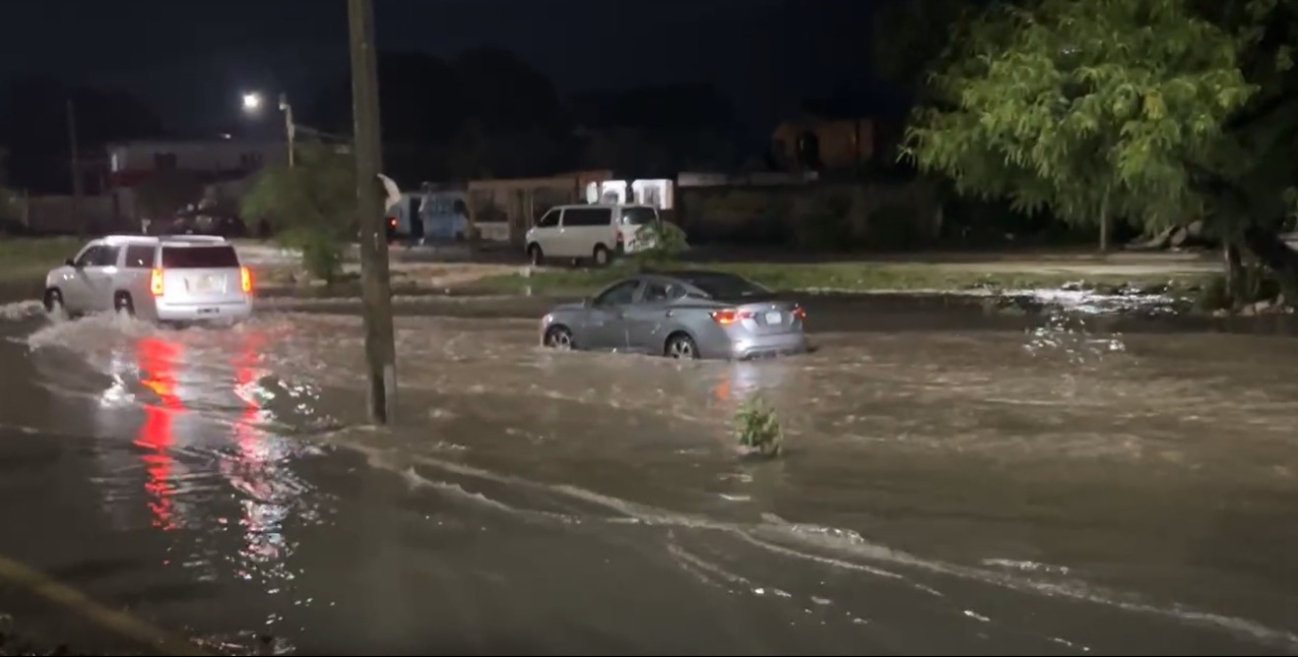Debido al sistema de drenaje, las calles en Cancún pueden inundarse. Debido al sistema de drenaje, las calles en Cancún pueden inundarse.