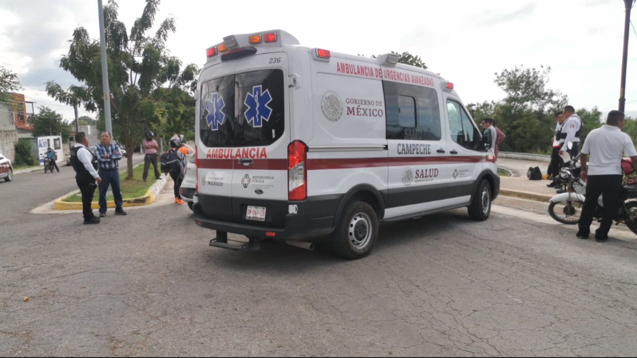 Servicios paramédicos arribaron al lugar para tratar heridas. Servicios paramédicos arribaron al lugar para tratar heridas.