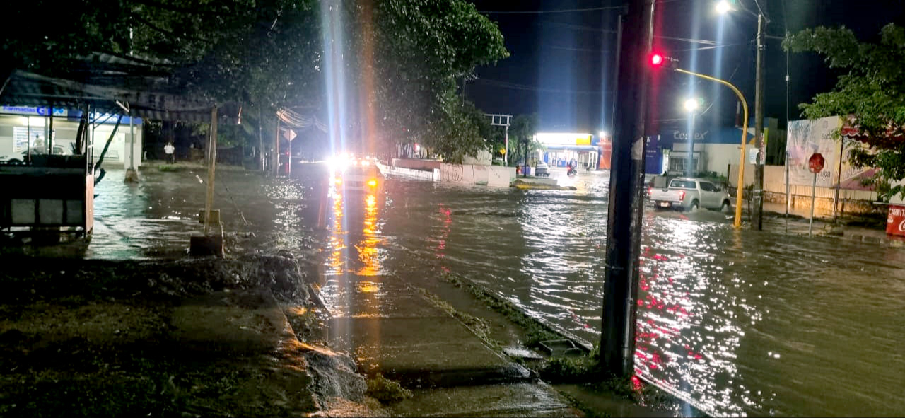 Varios vehículos resultaron dañados, ya que se ignoraron los riesgos por las inundaciones Varios vehículos resultaron dañados, ya que se ignoraron los riesgos por las inundaciones