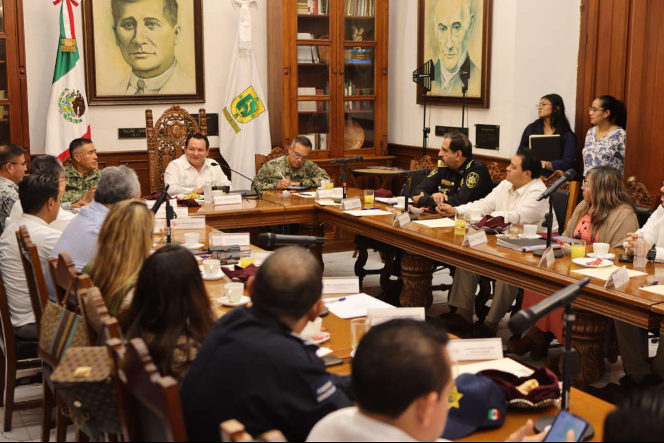 El gobernador de Yucatán, Joaquín Díaz Mena, encabezó la Mesa Estatal para la Construcción de la Paz