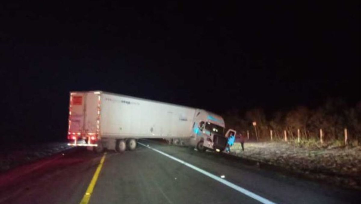 La carretera fue cerrada temporalmente mientras las autoridades realizaban labores de rescate La carretera fue cerrada temporalmente mientras las autoridades realizaban labores de rescate