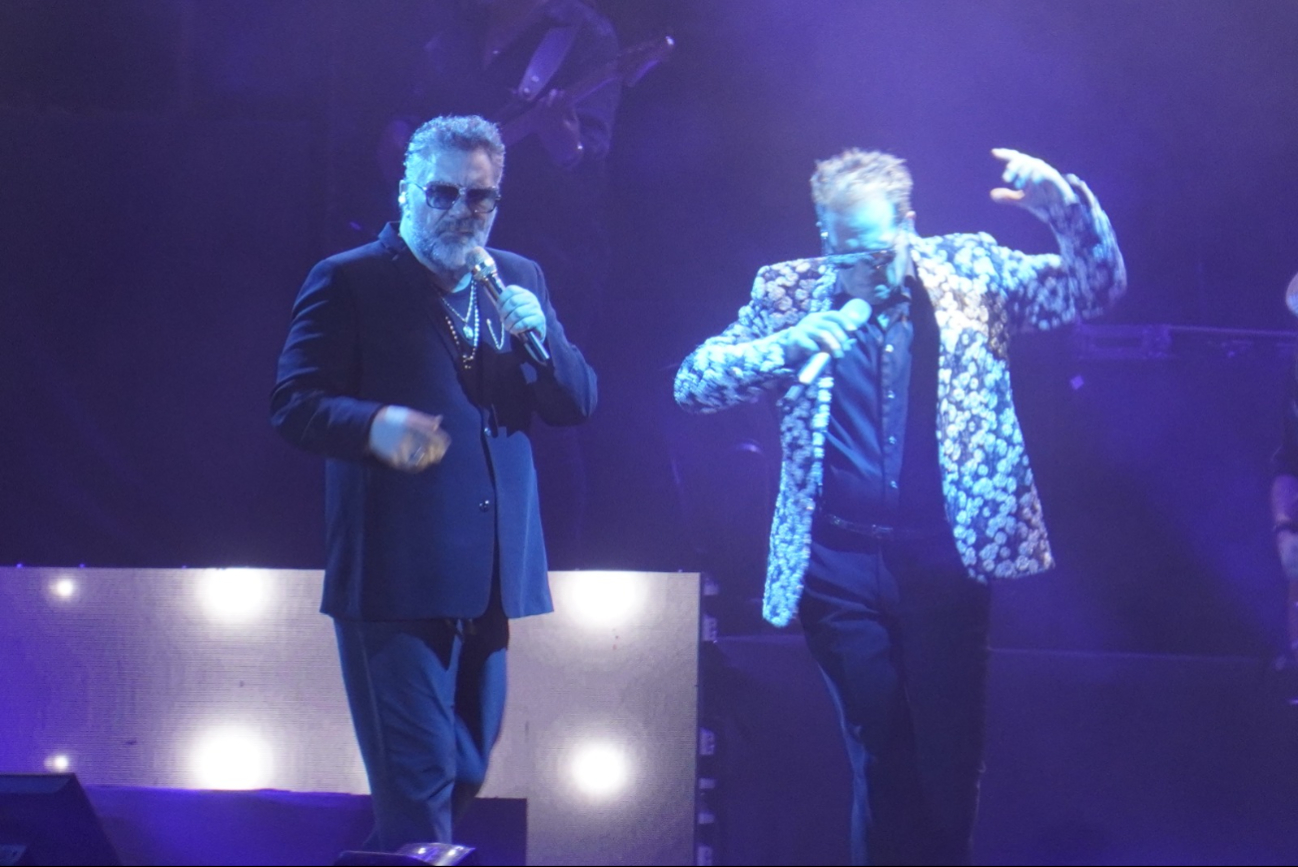 La interpretación de los artistas fue realizada después de una rifa. La interpretación de los artistas fue realizada después de una rifa.