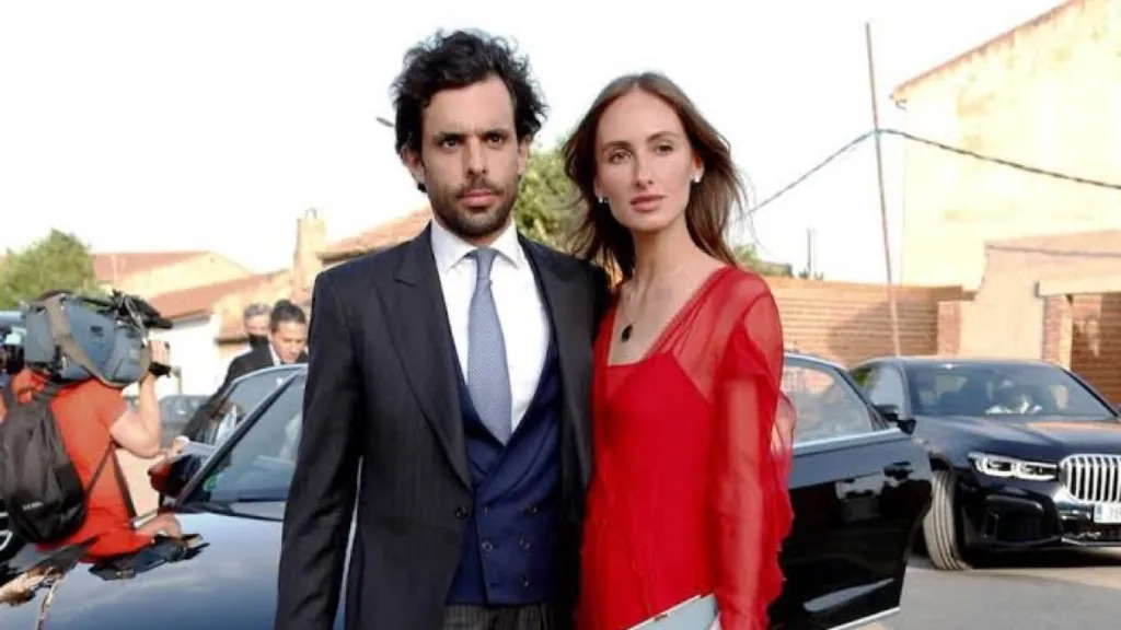 Alonso Aznar y Renata Collado tendrán una boda muy discreta Alonso Aznar y Renata Collado tendrán una boda muy discreta