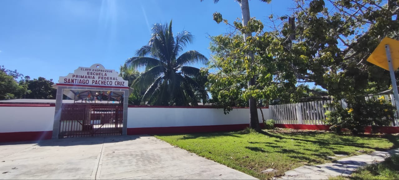 Continúan saqueos en primaria “Santiago Pacheco Cruz” de Chetumal; piden mayor vigilancia. Continúan saqueos en primaria “Santiago Pacheco Cruz” de Chetumal; piden mayor vigilancia.