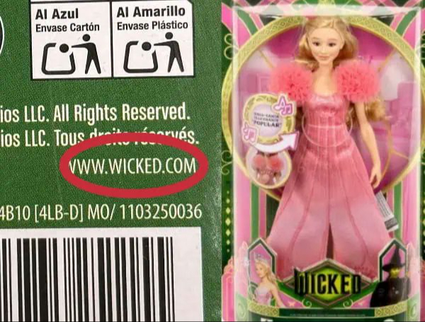 Demandan a Mattel  por enlace a contenido para adultos en juguetes de Wicked