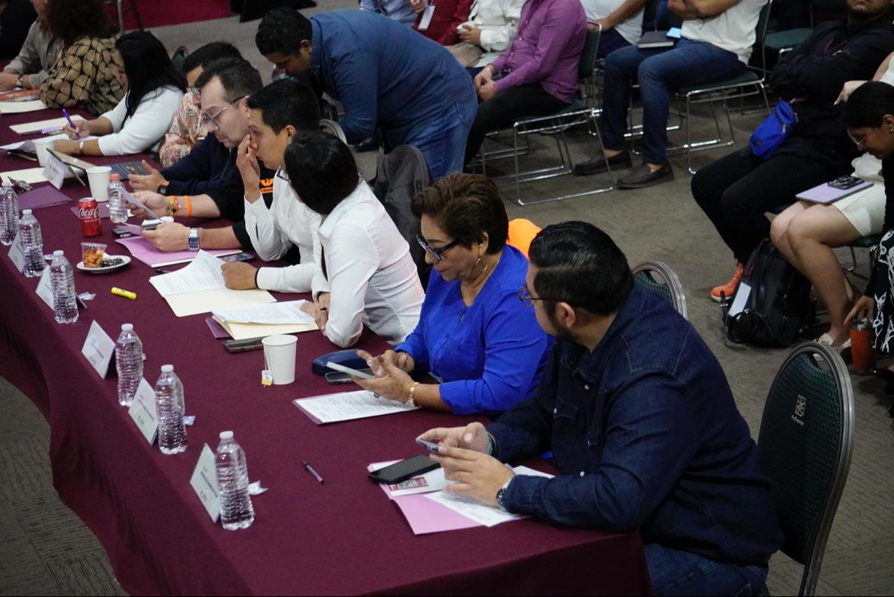 La sesión duró más de tres horas La sesión duró más de tres horas