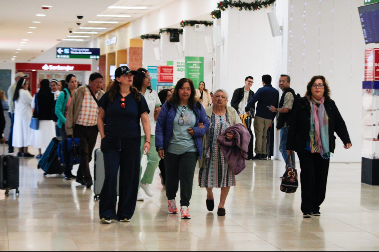 Hay gran afluencia de pasajeros en Víspera de Navidad en el aeropuerto de Mérida Hay gran afluencia de pasajeros en Víspera de Navidad en el aeropuerto de Mérida