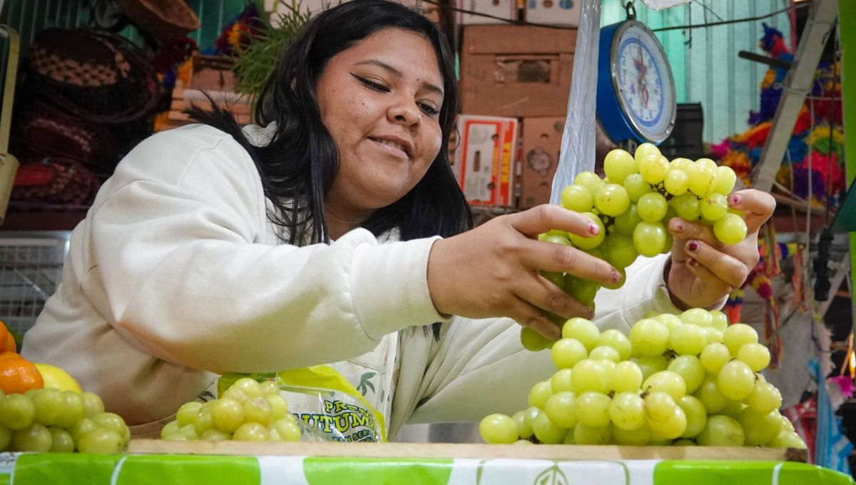 El precio de las uvas parsa los deseos de Año Nuevo, incrementó aproximadamente 100% en comparación con el fin de año 2023 El precio de las uvas parsa los deseos de Año Nuevo, incrementó aproximadamente 100% en comparación con el fin de año 2023