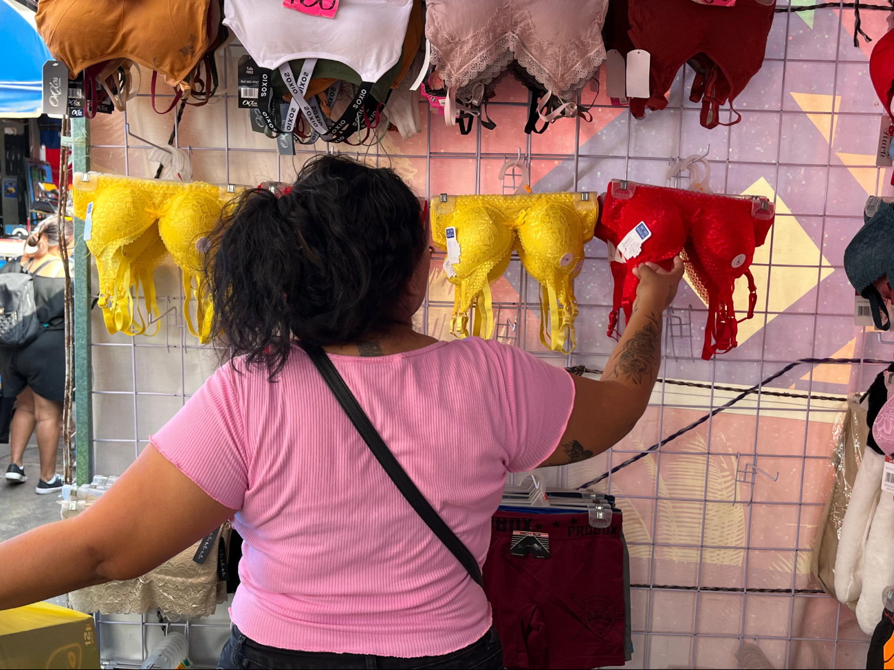 La ropa interior de colores ya se vende en distintos puestos del Centro Histórico de Mérida La ropa interior de colores ya se vende en distintos puestos del Centro Histórico de Mérida