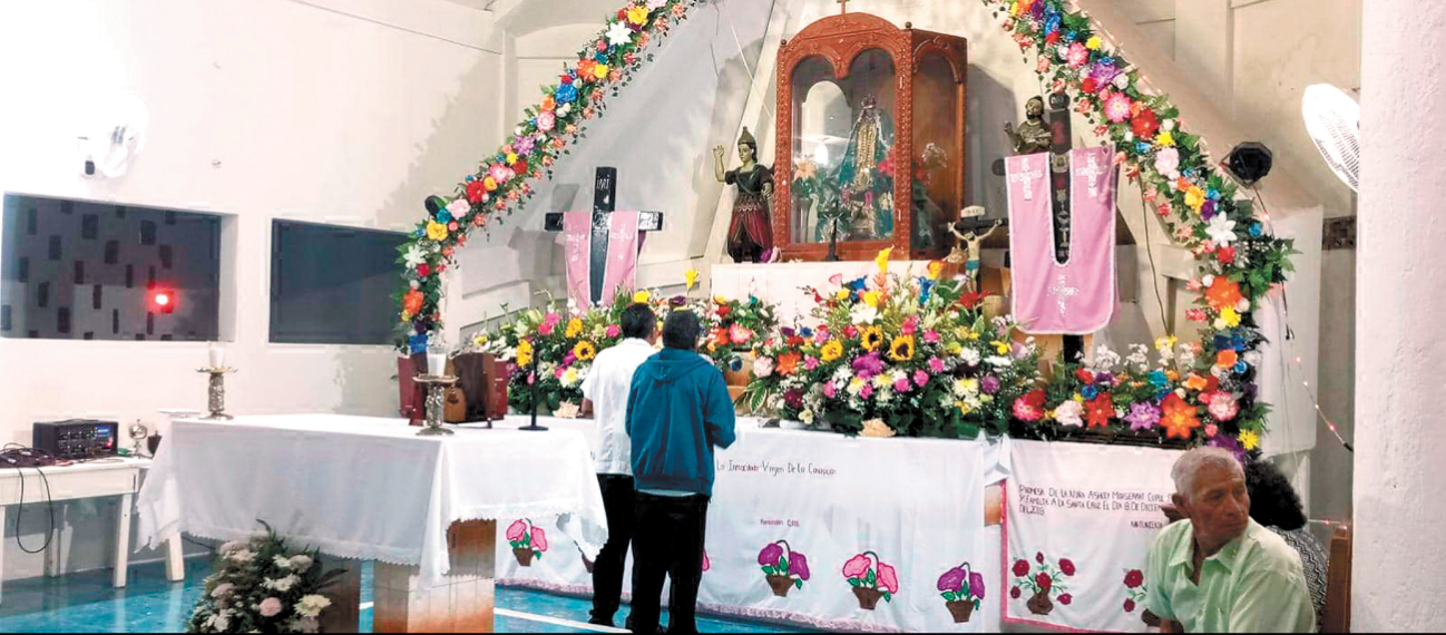 Román y Reyes, hermanos de Kantunilkín mantienen la tradición del rezo en su comunidad