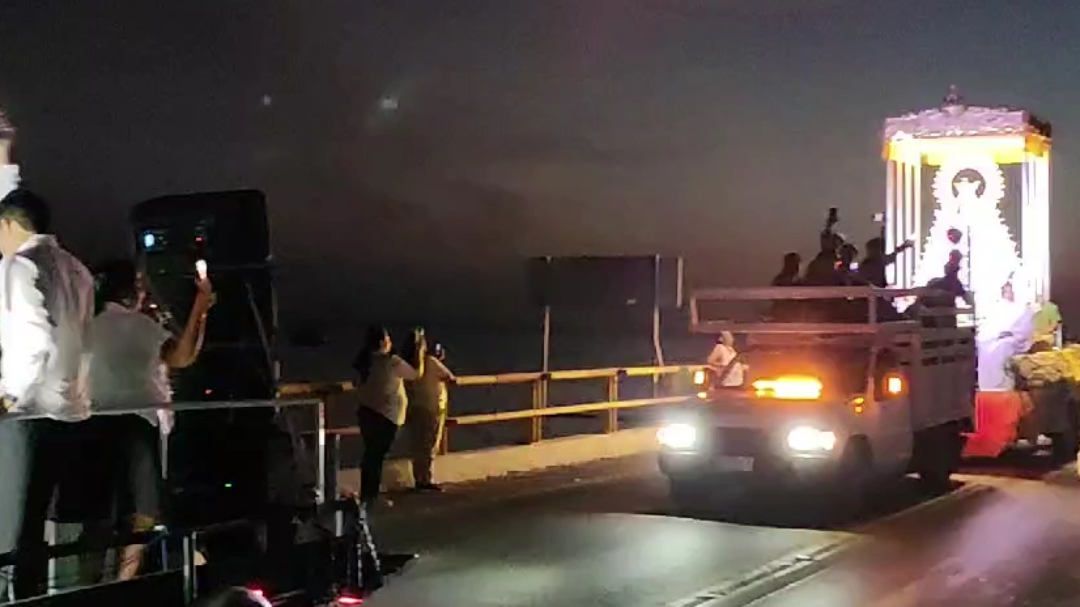 Cientos de fieles acompañaron la imagen en procesión y participaron en una misa solemne Cientos de fieles acompañaron la imagen en procesión y participaron en una misa solemne