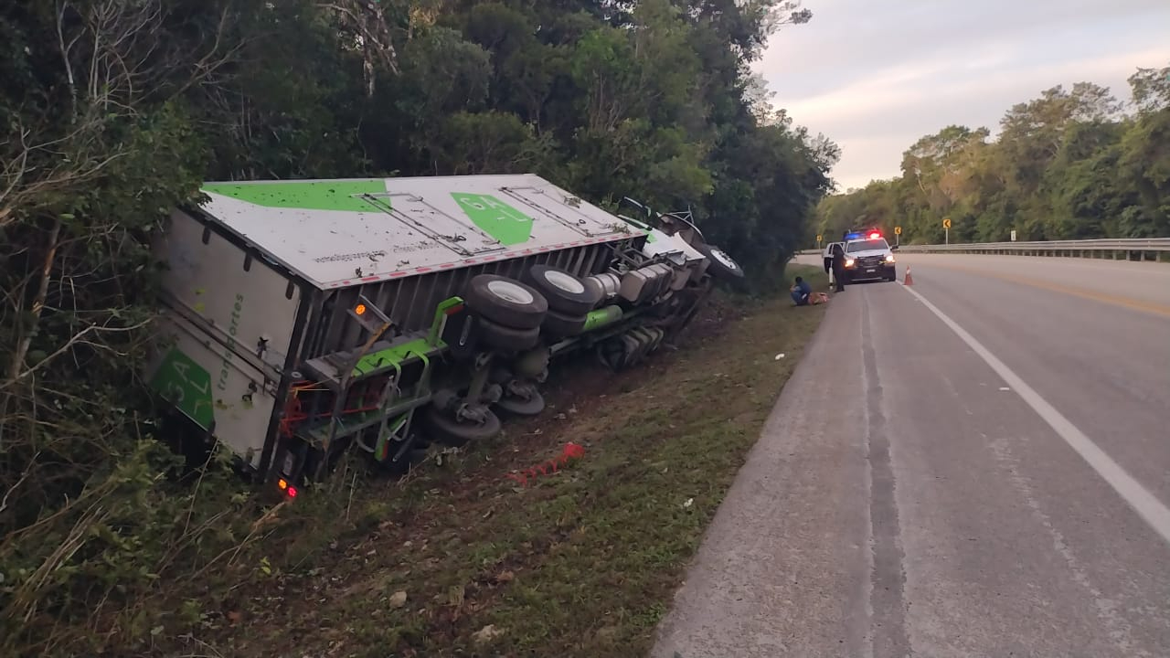 El conductor no presentó heridas de gravedad, únicamente se reportaron daños materiales El conductor no presentó heridas de gravedad, únicamente se reportaron daños materiales