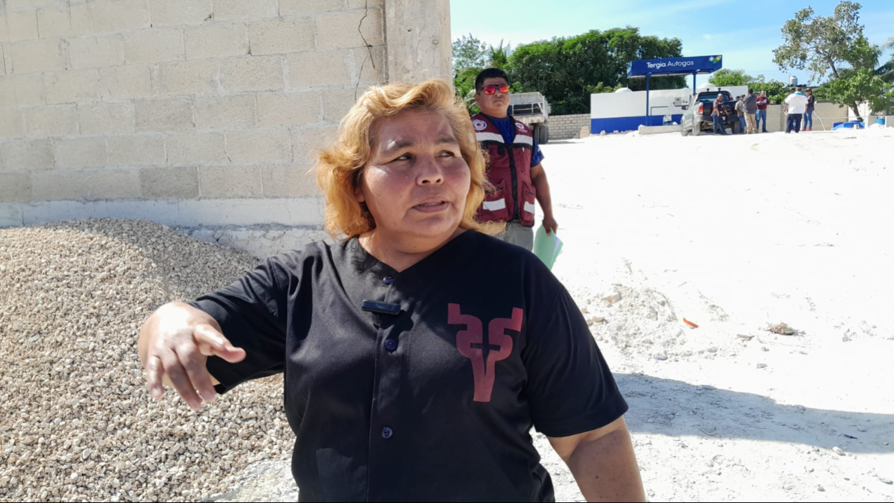 Rosalba Chable Tacu, líder de la colonia Ricardo Flores Magón pidió detener la construcción de una gasera Rosalba Chable Tacu, líder de la colonia Ricardo Flores Magón pidió detener la construcción de una gasera