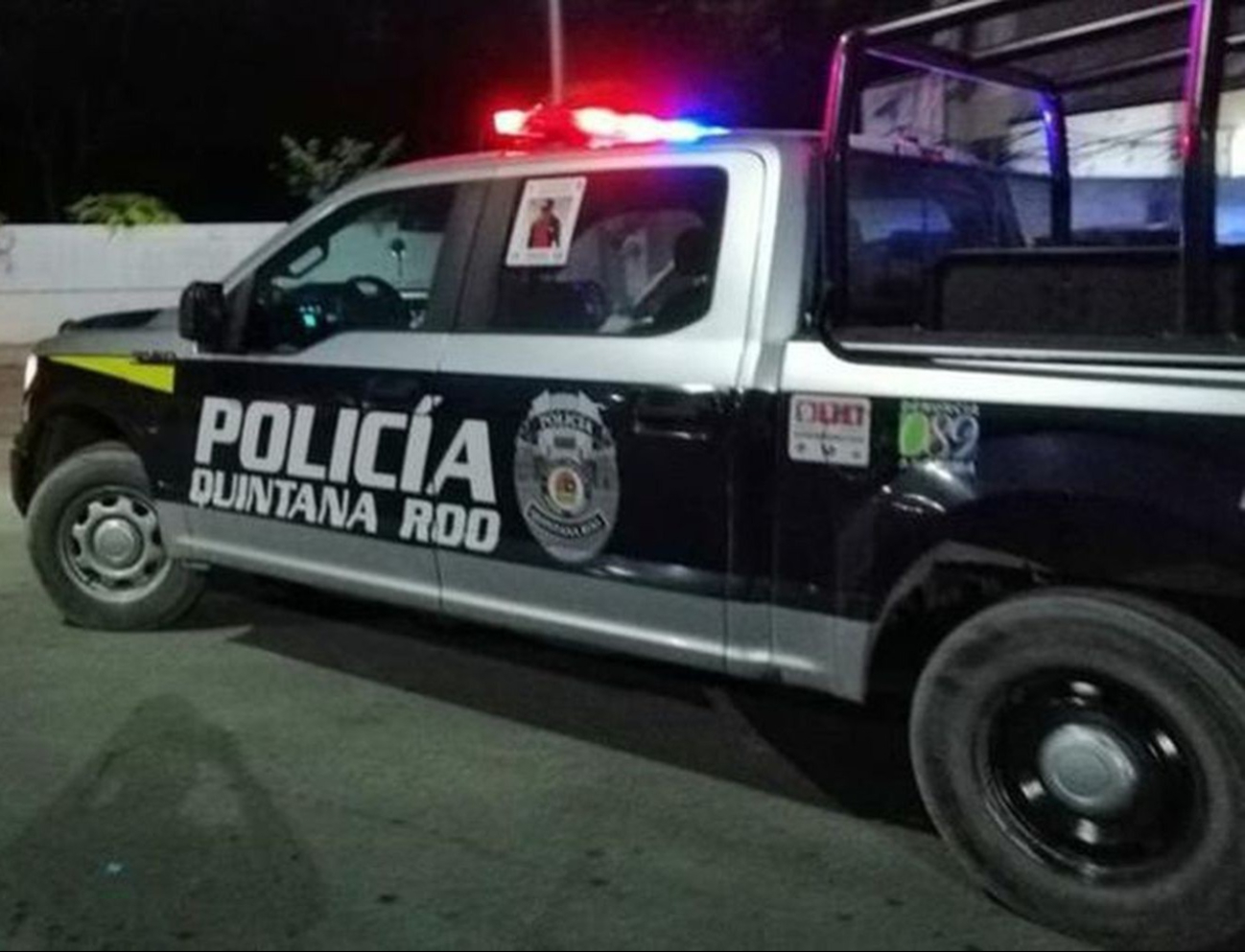Vehículo particular en colonia Jesús Martínez Ross es vandalizado.